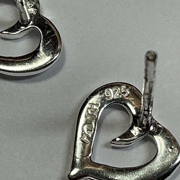 Sterling Silver open heart stud earrings - Picture 5 of 6